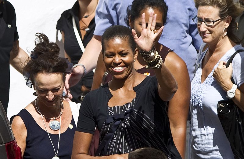 MICHELLE Y SASHA OBAMA EN RONDA