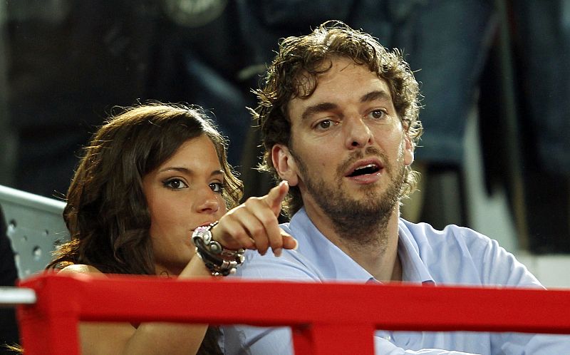 Pau Gasol no quiso perderse el partido de sus compañeros.