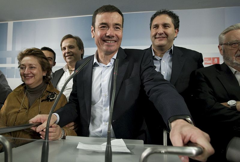 TOMÁS GÓMEZ GANA EN PRIMARIAS SOCIALISTAS MADRILEÑAS A CANDIDATA DE ZAPATERO