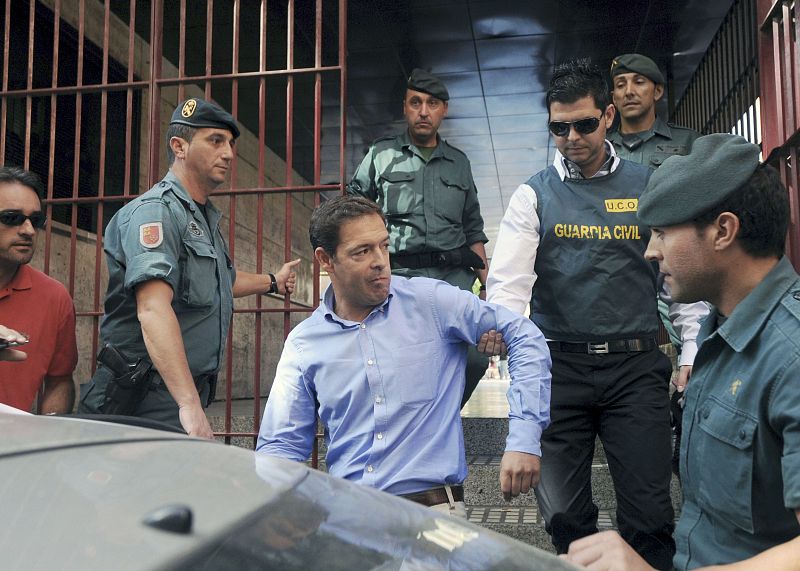 El director de la Gerencia de Urbanismo de Murcia, Alberto Guerra, detenido en el marco de una investigación policial sobre presuntas irregularidades urbanísticas, ha sido trasladado al cuartel de la Guardia Civil.