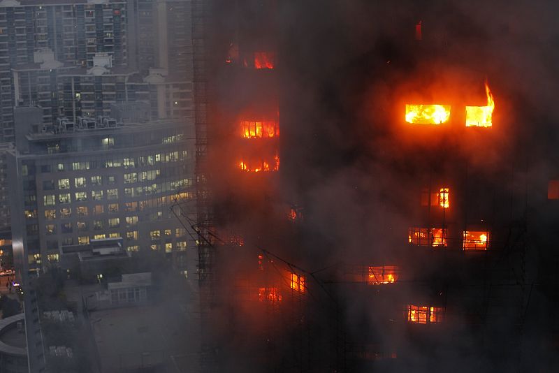 En el incendio han muerto, al menos, 42 personas