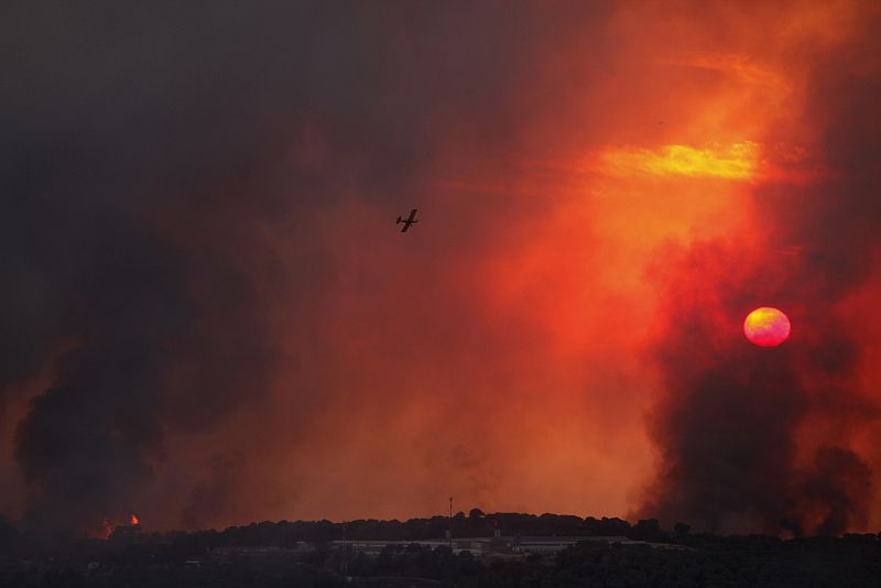 El primer ministro israelí, Benjamin Netanyahu, ha pedido apoyo aéreo a otros países para sofocar el incendio.