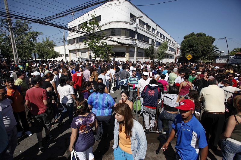 Cientos de personas se han concentrado en el exterior de la prisión para saber del estado de salud de sus familiares