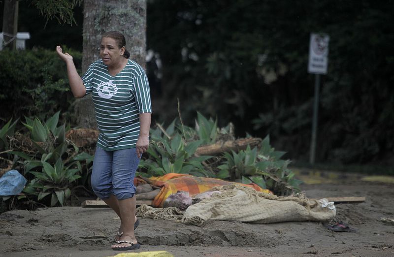 Las lluvias no han distinguido entre pobres y ricos y hasta las mejores casas han acabado destruidas.