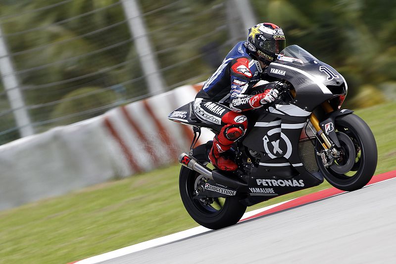 Jorge Lorenzo, sobre su nueva M1.