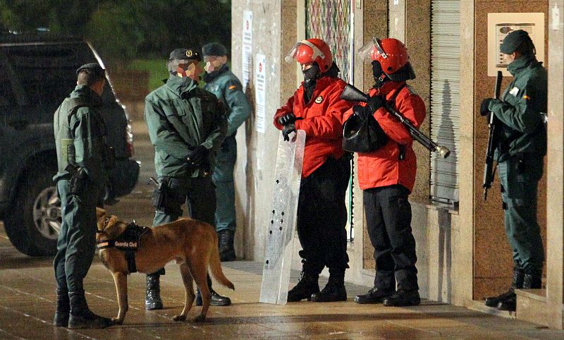 En la operación también se han incautado de armas y explosivos