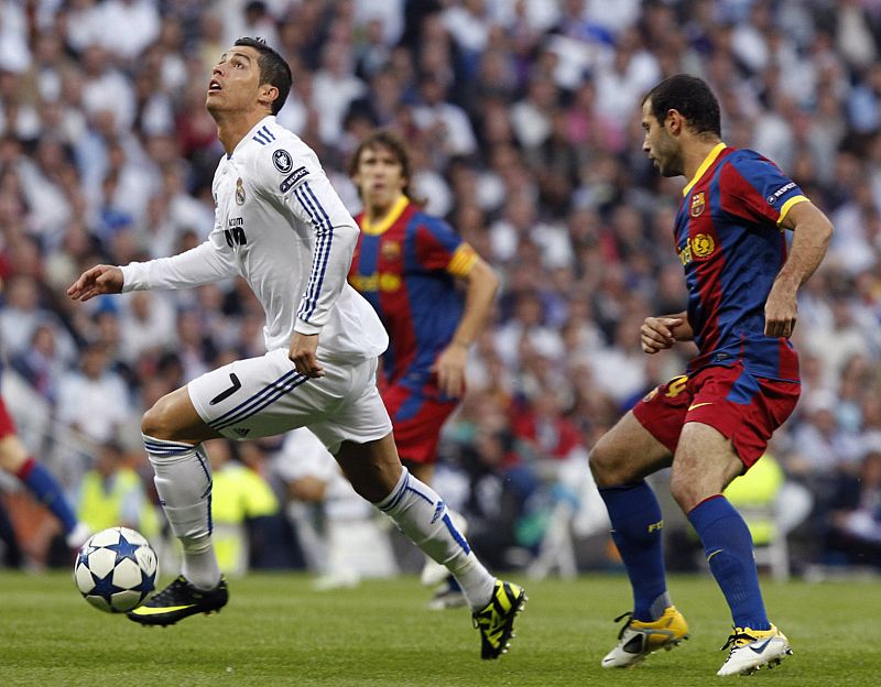 REAL MADRID - F. C. BARCELONA