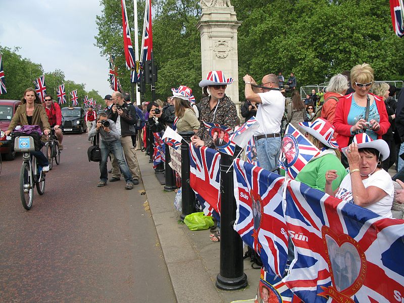 Las calles de Londres ya están más que preparadas para recibir a los recién casados