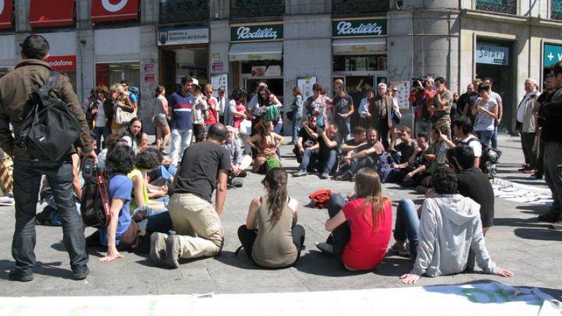 Cada cuatro horas hacen asambleas para organizarse y debatir los pasos a seguir, así como también para informar a la ciudadanía de sus objetivos