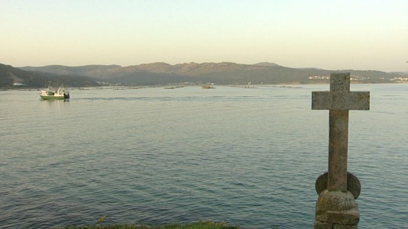 El turismo de la Ría se verá afectado por la instalación de las jaulas de salmón, según sus detractores