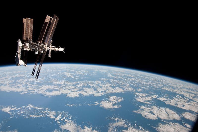 El astrounauta italiano, Paolo Nespoli, tomó las imágenes a través de una ventanilla habilitada