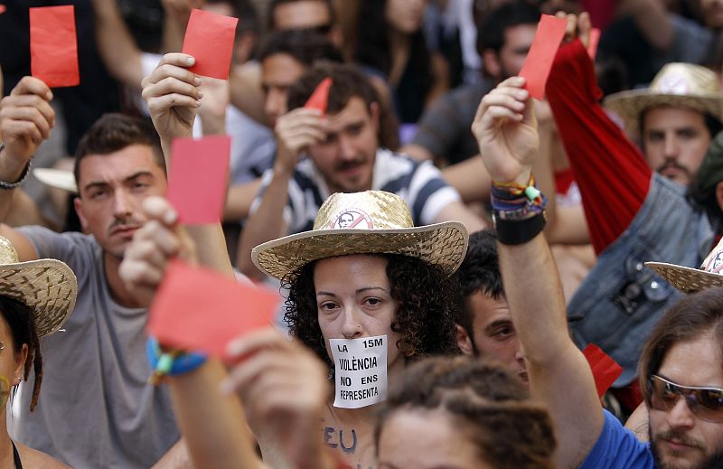CONCENTRACIÓN ANTE LAS CORTES VALENCIANAS