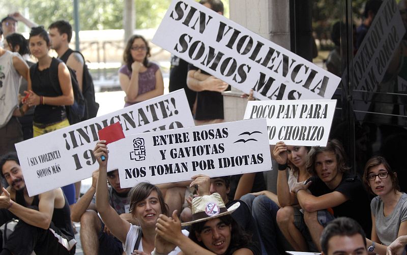 CONCENTRACIÓN ANTE LAS CORTES VALENCIANAS