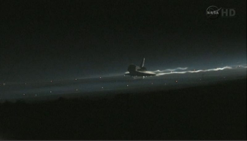 El Atlantis en el momento de aterrizar en Cabo Cañaveral