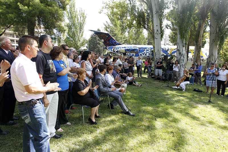HOMENAJE A LAS VÍCTIMAS DEL ACCIDENTE DE AVIÓN DE SPANAIR