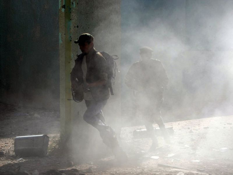 Imagen del centro de Sirte, donde sigue la lucha