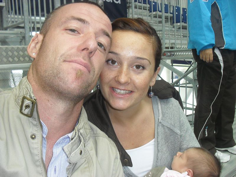 Hola, soy Naiara y tengo solo 20 días y aquí estoy con mi papi y mi mami, disfrutando de mi primer torneo