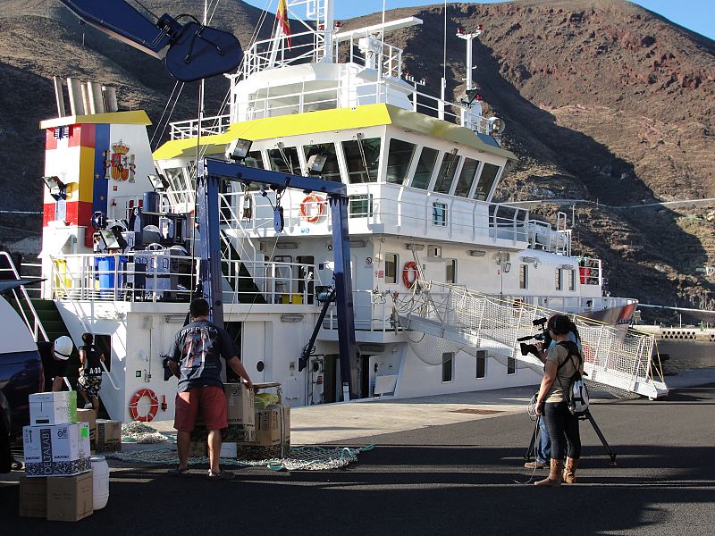 El 'Ramón Margalef' es el encargado de analizar el agua y las corrientes provocadas por la erupción