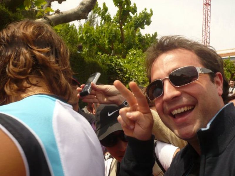 En el Godó del año pasado, haciendo de paparazzi con Ferrer. ¡Bien jugado!