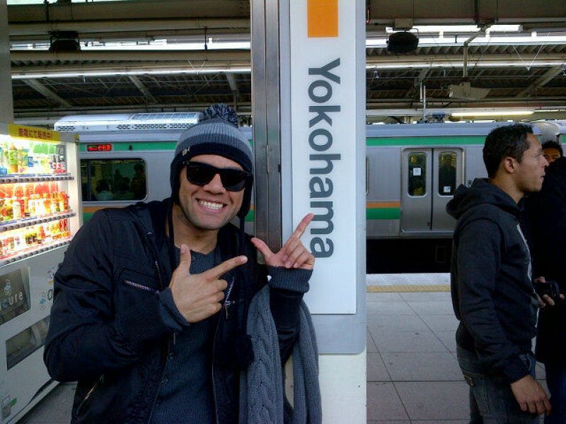 Alves, al otro lado del mundo