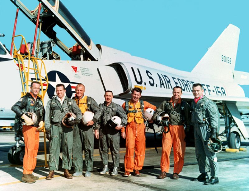 Los Mercury Seven. Glenn es el tercero por la izquierda