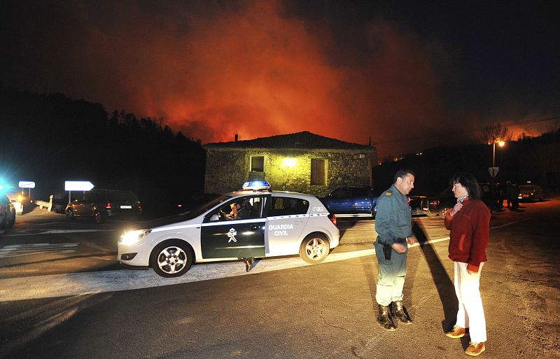 EVACUADOS CINCO NÚCLEOS DE HUESCA POR UN INCENDIO FORESTAL