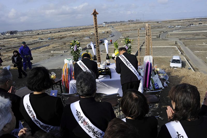 JAPÓN CONMEMORA EL PRIMER ANIVERSARIO DE LA TRAGEDIA DEL TERREMOTO Y TSUNAMI