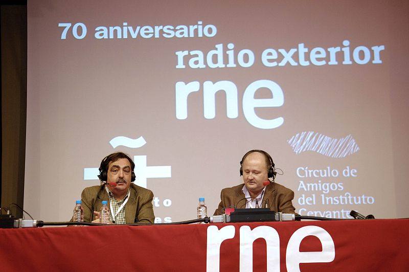 El exdirector de Radio Exterior Eduardo Moyano, entrevistado por Eloy Ramos en 'La hora de Asia'.