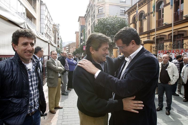 El candidato socialista y el secretario de Organización del PSOE