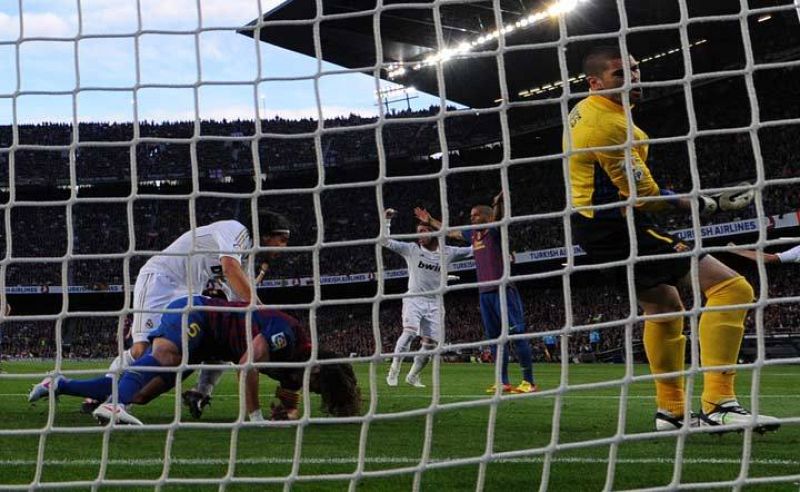 Vista del 0-1 del Real Madrid, desde detrás de la portería