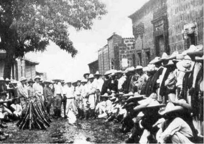 Cristeros reunidos antes del combate