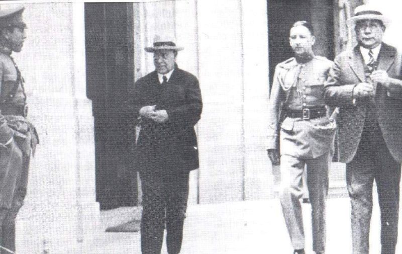 Saliendo de firmar los arreglos que acabaron con la guerra cristera
