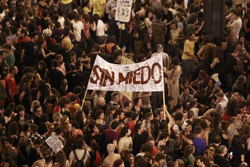 LOS INDIGNADOS DEL 15M ABARROTAN LA PUERTA DEL SOL DE MADRID EN EL PRIMER ANIVERSARIO DEL MOVIMIENTO