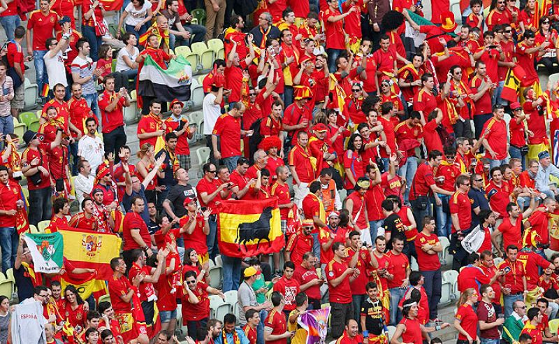La grada del Arena Gandsk, repleta de aficionados españoles.