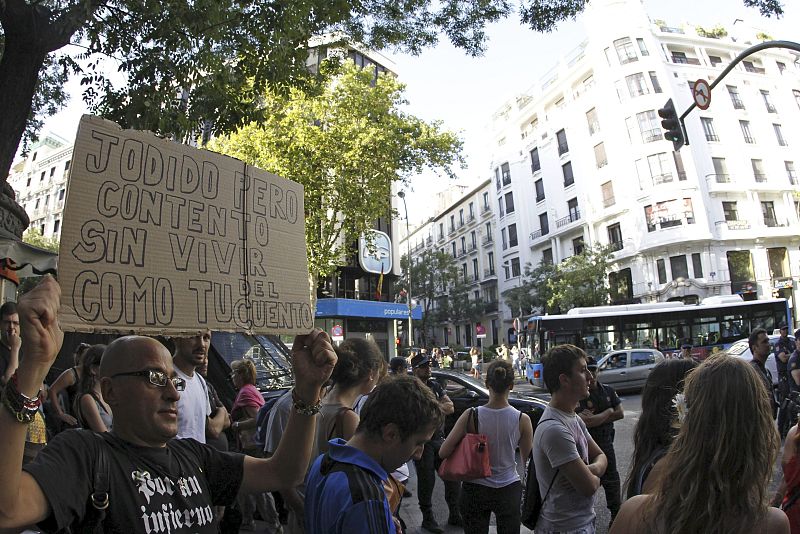 PROTESTA DE FUNCIONARIOS ANTE LA SEDE DEL PP
