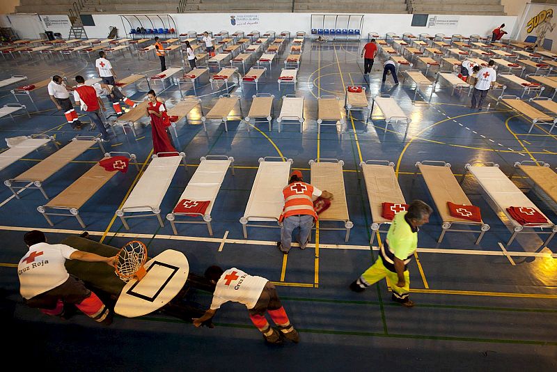 Unos 40 vecinos de Vilaflor han dormido en el polideportivo de Granadilla