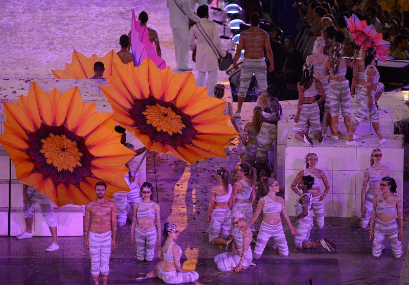 Artistas durante la ceremonia de clausura