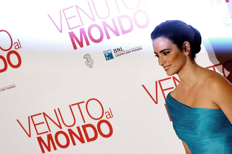 Penélope, la más fotografiada de la prensa romana