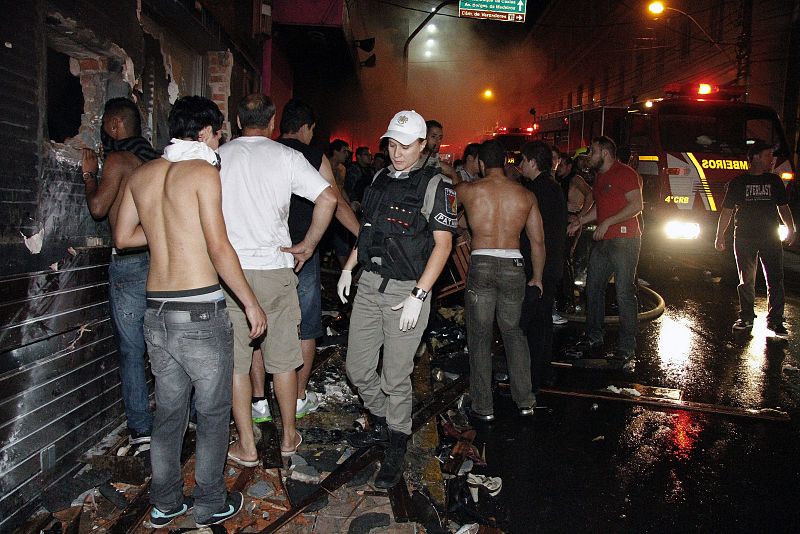 ASCIENDE A 180 EL NÚMERO DE MUERTOS EN EL INCENDIO DE UNA DISCOTECA EN BRASIL