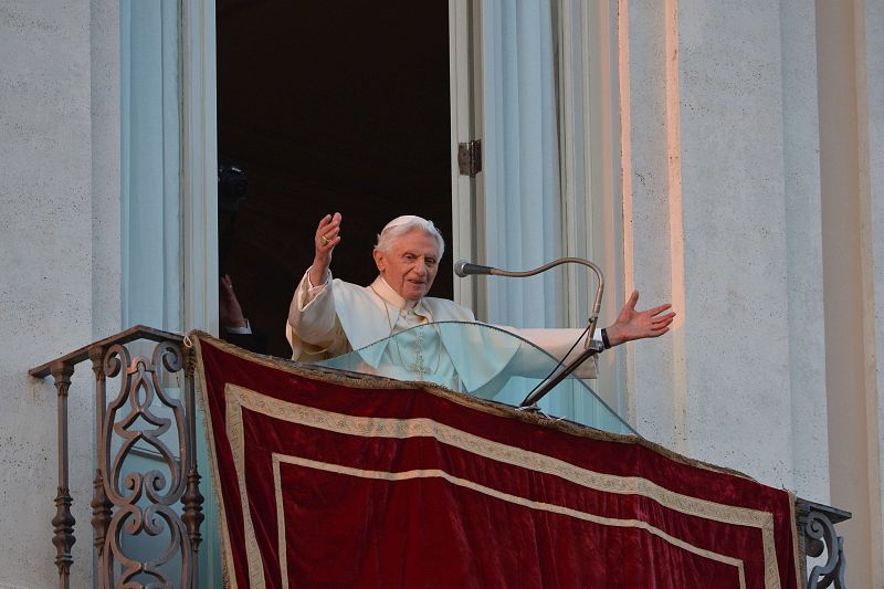 Saludo papa balcón