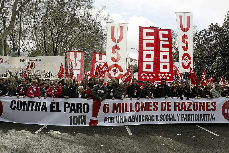 LA CUMBRE SOCIAL CONVOCA A LA CIUDADANÍA A PROTESTAR HOY CONTRA LOS RECORTES