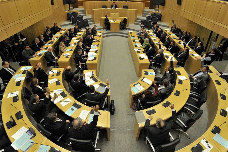 El Parlamento de Chipre ha rechazado la propuesta de la Unión Europea respecto al rescate económico por 36 votos en contra, 19 abstenciones y ningún voto a favor