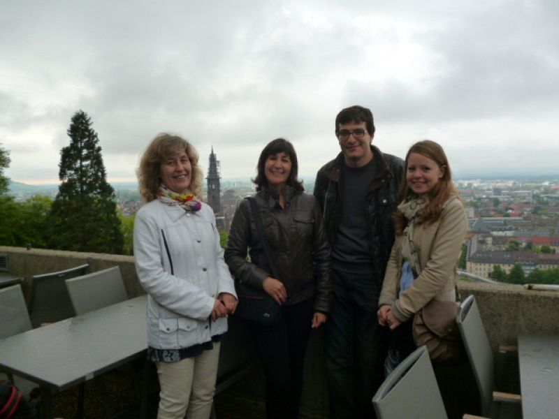 Final del día en lo alto del monte Schlossberg, el mejor mirador sobre Friburgo