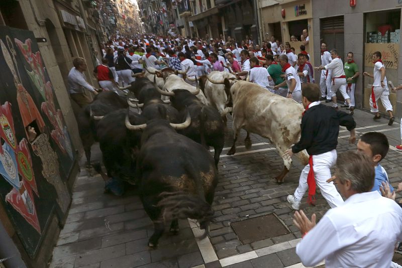 Los toros de la ganadería madrileña de Victoriano del Río han protagonizado el encierro más rápido de lo que va de fiesta