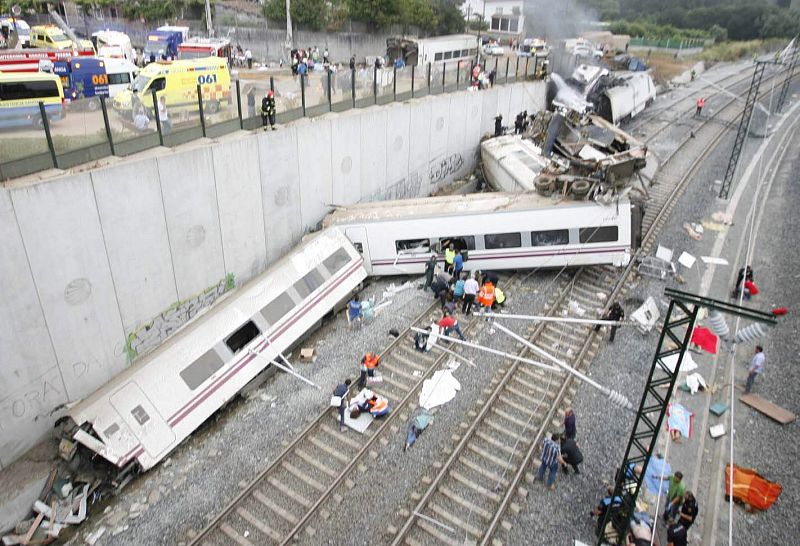 DESCARRILA CERCA DE SANTIAGO UN TREN ALVIA QUE CUBRÍA LA RUTA MADRID-FERROL