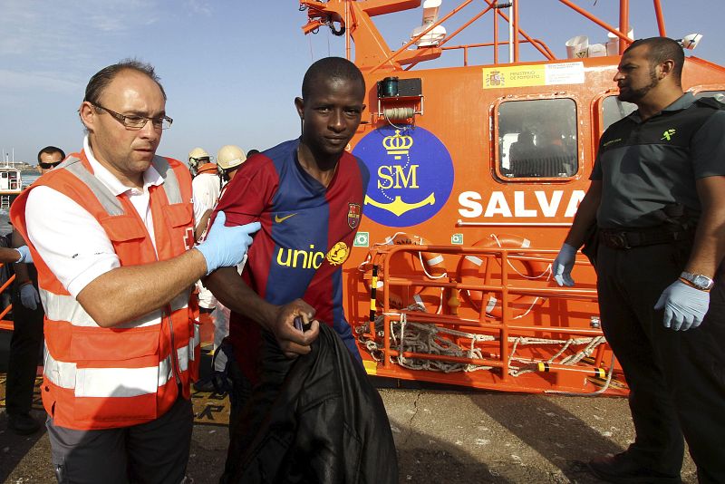 UNA NOVENA PATERA ELEVA A 59 LOS INMIGRANTES RESCATADOS EN EL ESTRECHO