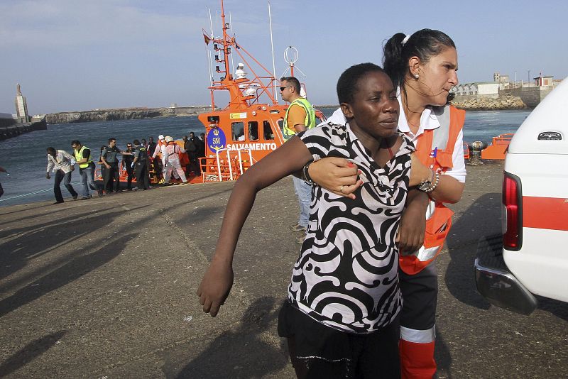 UNA NOVENA PATERA ELEVA A 59 LOS INMIGRANTES RESCATADOS EN EL ESTRECHO