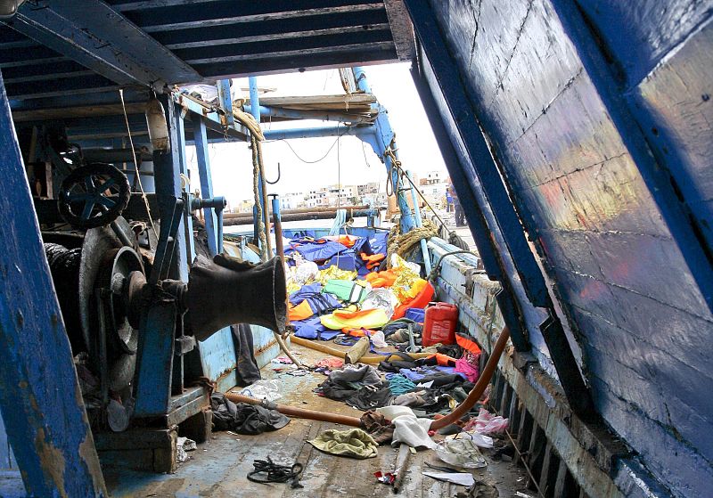 AL MENOS 94 INMIGRANTES MUERTOS Y MÁS DE 250 DESAPARECIDOS EN UN NAUFRAGIO CERCA DE LAMPEDUSA