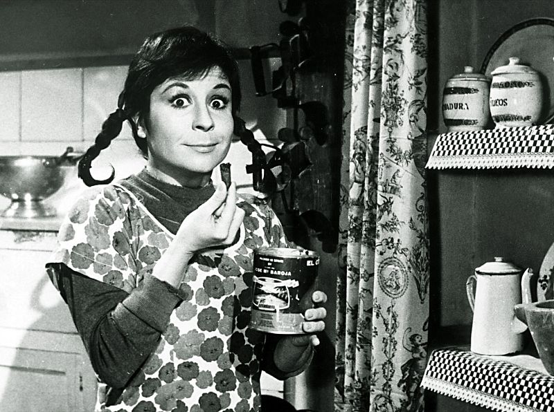 Lina Morgan en el papel de "La tonta del bote"