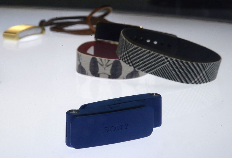 Vista de rastreadores de actividad Sony Smart Band